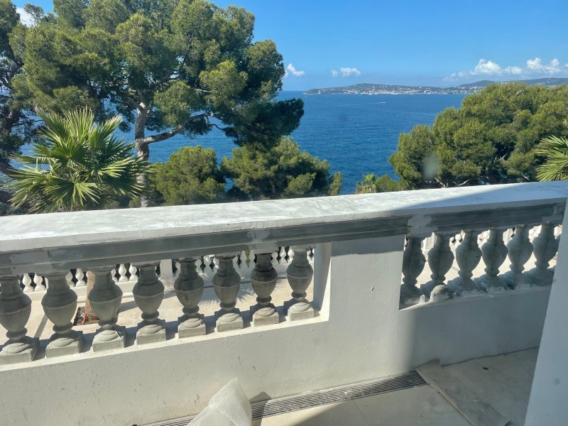 Garde corps et balustrades extérieures en staff durable, design personnalisé et sans entretien à Cannes 06 en Côte d'Azur